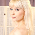 Fourth pic of Jessica Louise Slim Babe in Stockings