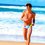 Second pic of Aussie Speedo Guy is a Bisexual Aussie Guy who loves speedos.
