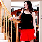 First pic of Amateur Latina hottie Futter posing in knee high black boots