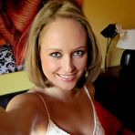 First pic of Nolana Loves Tickling Her Pussy With Feathers – Bare Milfs