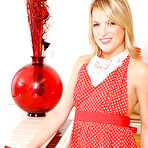 First pic of Top housewife Jessie Fontana finger fucking the shaved peach in slow modes