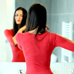 First pic of Amateur model shows off her thin body while taking a shower