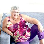 First pic of Huge fatty granny baring her saggy boobs & spreading her horny pussy wide open