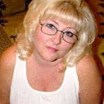 First pic of Thick blonde Taffy Spanx finger spreads her snatch after going nude in heels