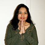 First pic of Indian MILF Kavya Sharma bares her natural tits before showing her bald cunt