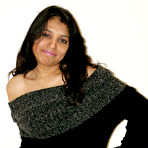 First pic of Indian solo girl Kavya Sharma exposes one breast and then the other