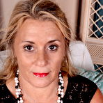 First pic of American housewife models in the nude when hubby is on the road