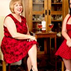 First pic of Mature British woman Speedy Bee has lesbian sex with a younger BBW