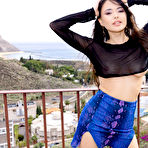 First pic of Li Moon No Panties