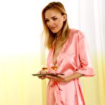 First pic of Blonde wife Belle Claire goes P2M with her man after serving breakfast in bed