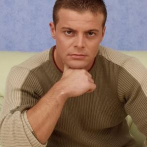 Raging Muscled Gay Solo #175819