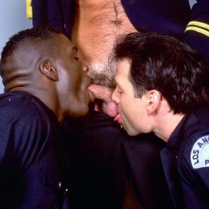 Hot Interracial Gay Threesome #181060