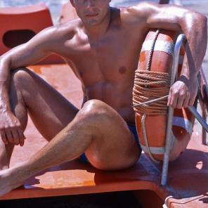 Muscled Gay Posing Outdoor #183182