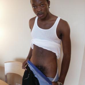 Hung Black Gay Jerking #260280
