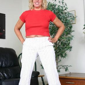 Granny Alicia Pussy Spreading #291547