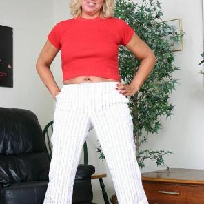 Granny Alicia Pussy Stretching #377860