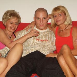 Sexy Mature Threesome Fuck #429580
