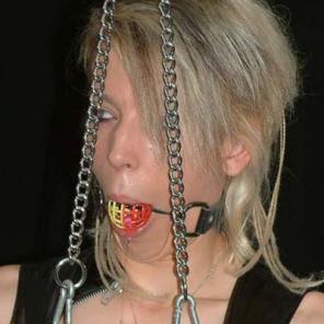 Chaining the Tits #551138